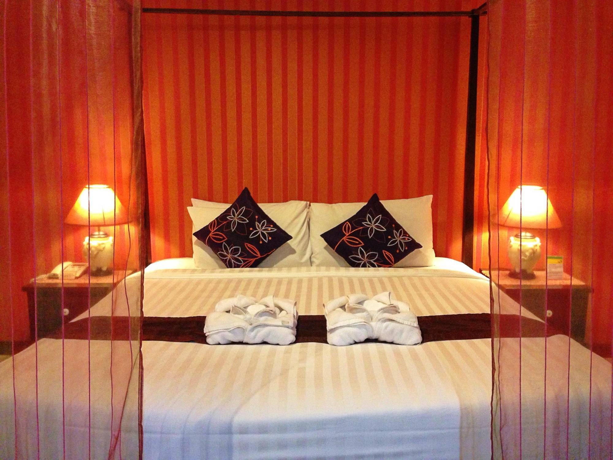 Na Thapae Hotel チエンマイ エクステリア 写真