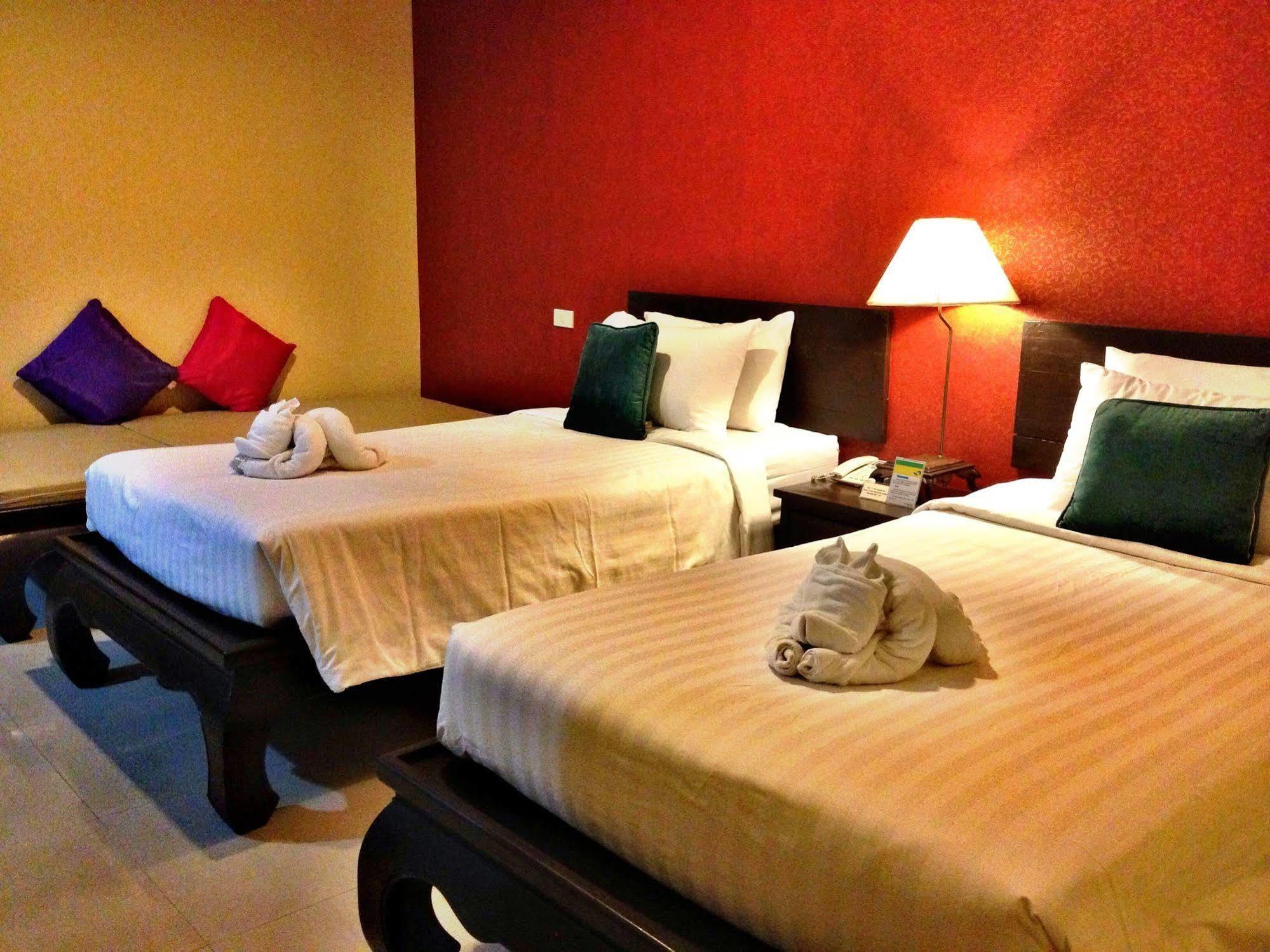 Na Thapae Hotel チエンマイ エクステリア 写真
