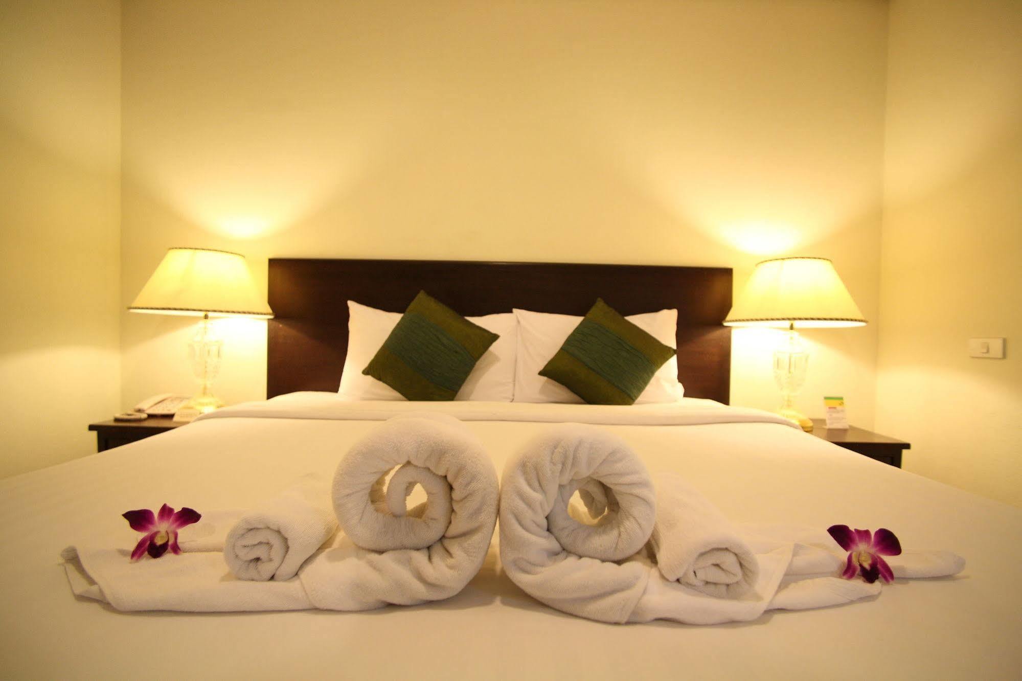 Na Thapae Hotel チエンマイ エクステリア 写真