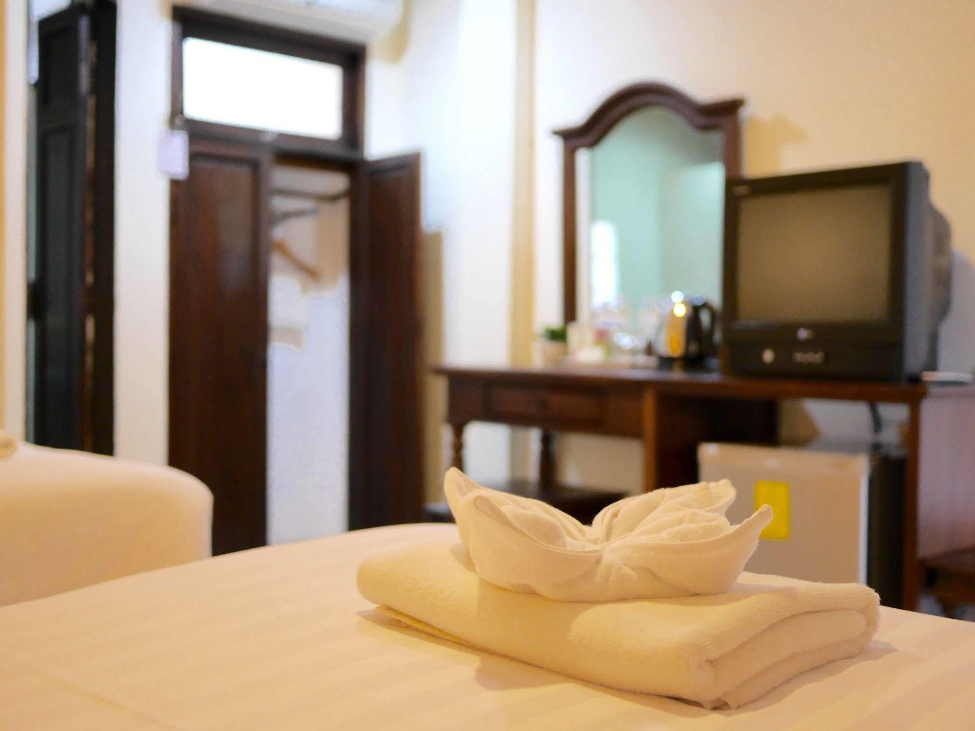 Na Thapae Hotel チエンマイ エクステリア 写真