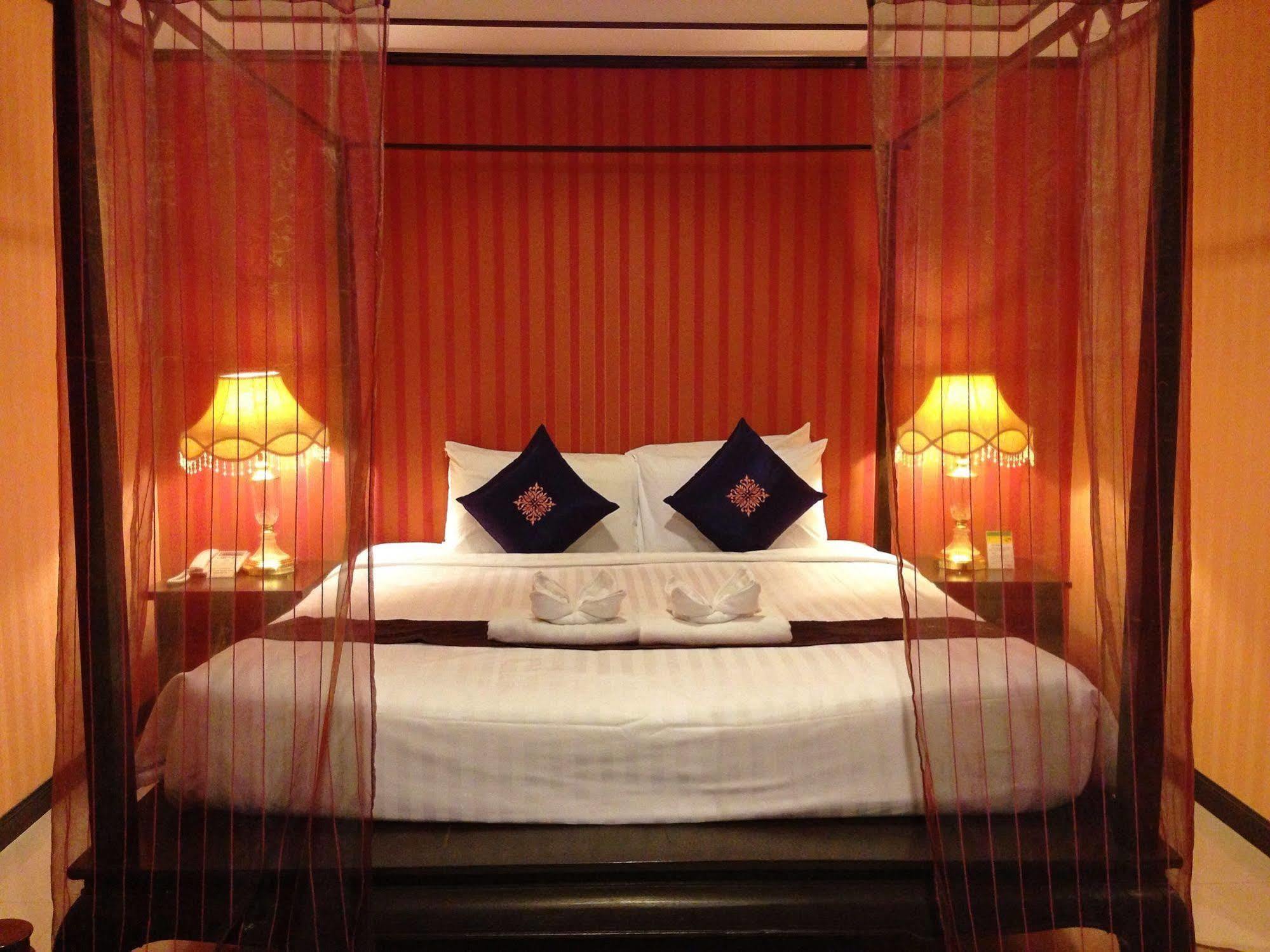 Na Thapae Hotel チエンマイ エクステリア 写真